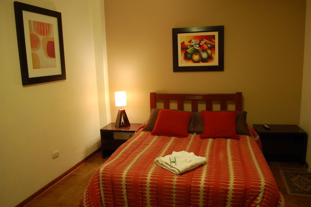 Casa Wayra B&B Miraflores リマ エクステリア 写真