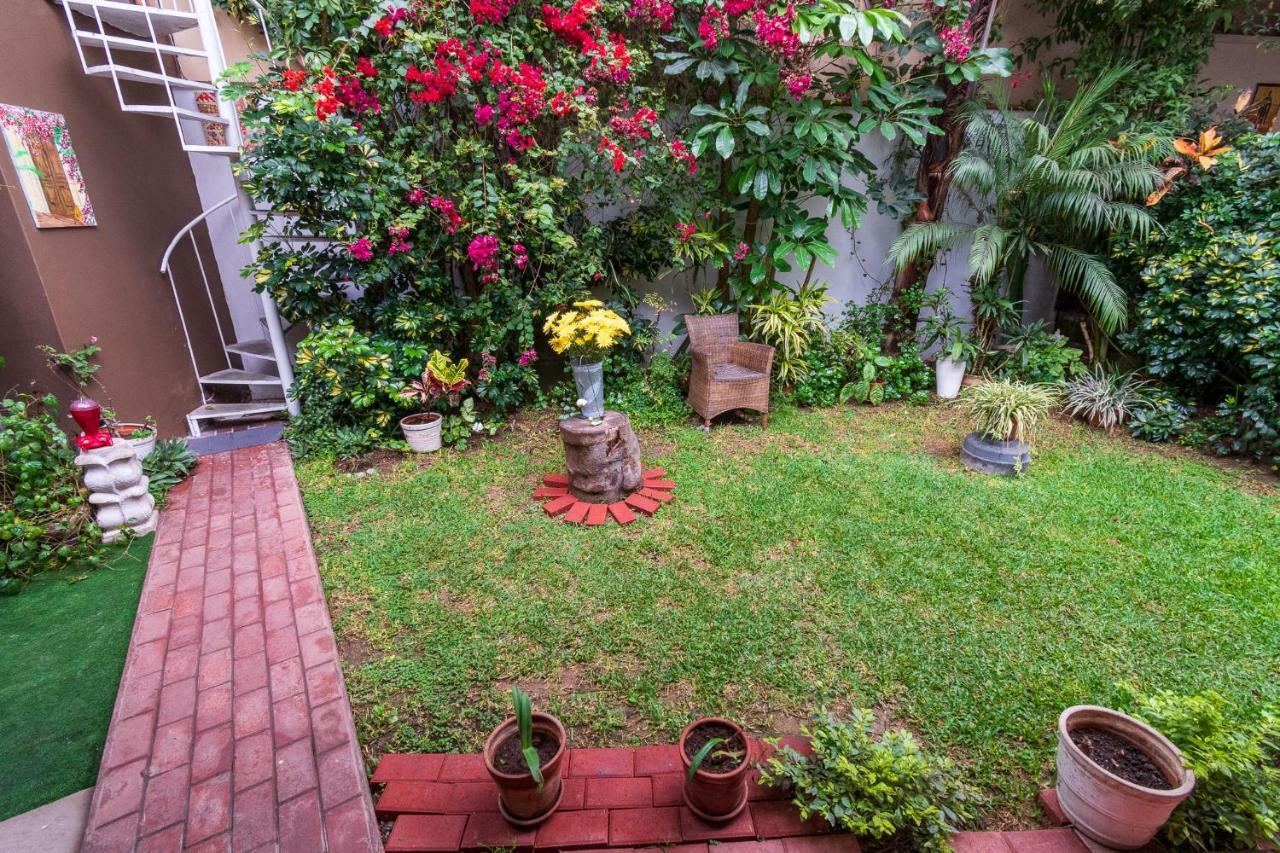 Casa Wayra B&B Miraflores リマ エクステリア 写真
